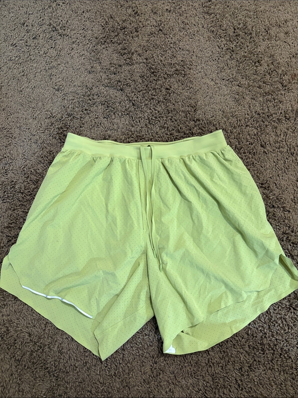 Men’s Lululemon pace breaker shorts (lined)